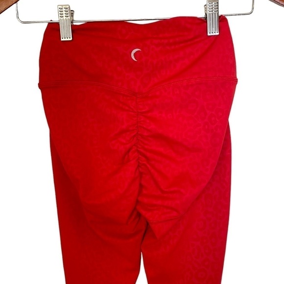 Zyia Active Red Scrunchy What Light N Tight Leggings - Picture 9 of 14